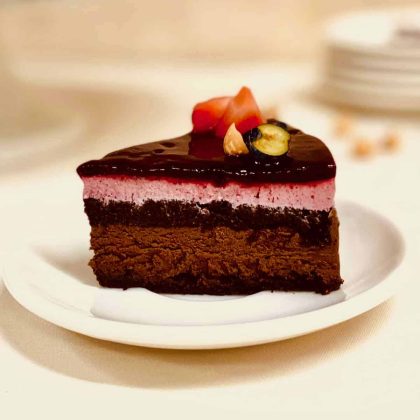 vegan hazelnut chocolate blackberry cake1