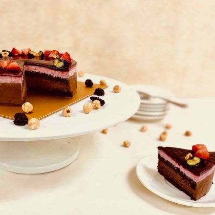 vegan hazelnut chocolate blackberry cake2